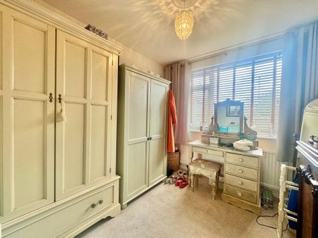 2 bedroom semi-detached bungalow to rent - Photo 4