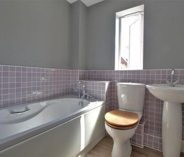 2 bedroom semi-detached house to rent - Photo 6