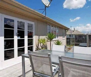 Three Bedroom Home-Hospital location - Photo 1