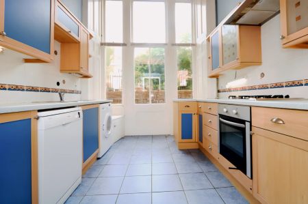 3Bedrooms, 2Bathrooms - Photo 4