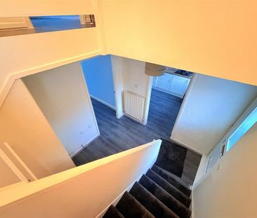 2 bedroom end of terrace house to rent - Photo 2