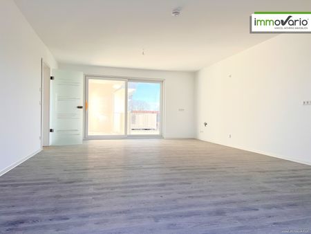 3-Raum-Wohnung mit Tageslichtbad, Wanne & Dusche, Aufzug, Fußbodenheizung, Balkon & großer Terrasse - Photo 2