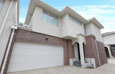 2/60 Kernan Street, Strathmore VIC 3041 - Photo 3