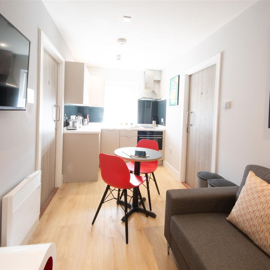 Apartment For Rent Lansdowne Street, Portsmouth - Photo 1