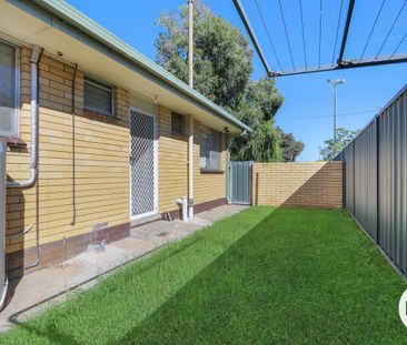 TIDY TWO BEDROOM UNIT! - Photo 4