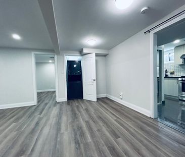 For Lease - 3260 Oakglade Crescent Unit# basement, Mississauga, Ont... - Photo 2