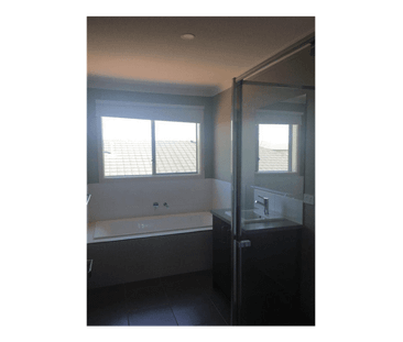 Comfort, Space & Convenience – Your Ideal Family Home Awaits - Photo 3