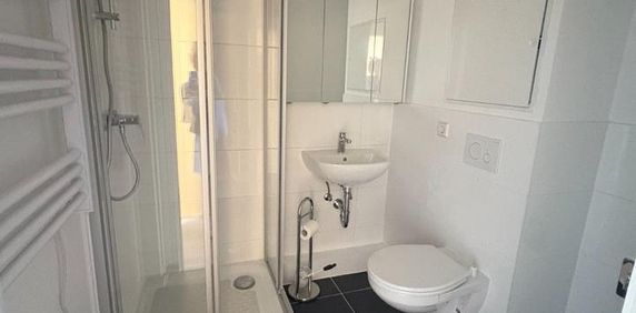 Erstbezug nach Vollsanierung einer 1 Zimmer Wohnung teilmöbliert (511) - Photo 2