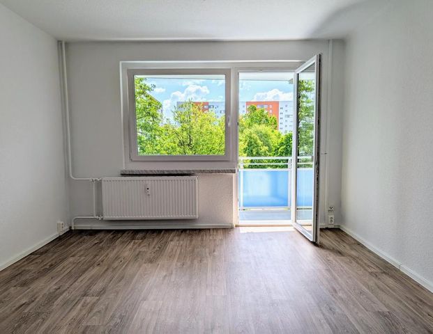 Lichtdurchflutet u. modern: 4 Zimmer mit Badewanne - Foto 1