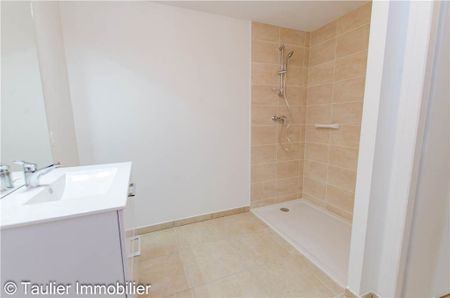 Location Appartement 3 pièces 61m² ST MARCELLIN 38160 - Photo 2