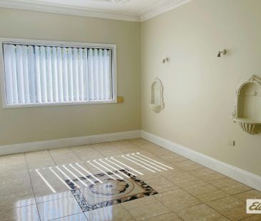 Mordenised Family Home in Bankstown with freshly painted - Photo 4