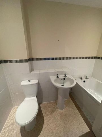 3 bedroom townhouse to rent - Photo 2