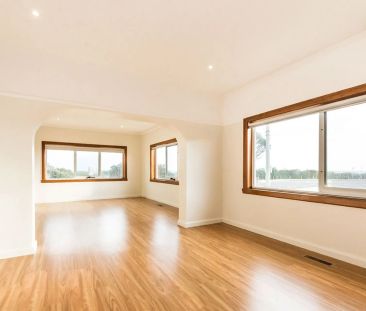 WATER VIEWS | PREMIUM BAYSIDE LOCATION! - Photo 4