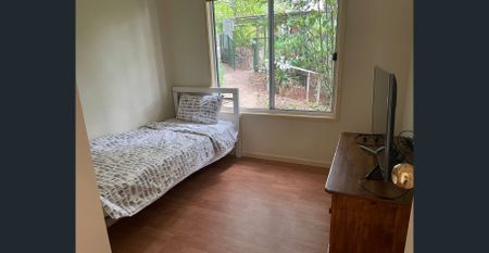 Stunning 2-Bedroom Cottage for Rent – 179 Kenmore Road - Photo 2