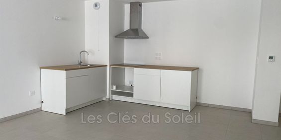 Location Appartement 3 pièces 70m² BRIGNOLES 83170 - Photo 3