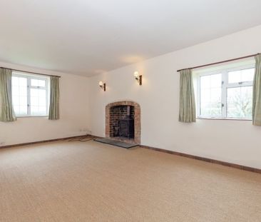 Newington, Wallingford - Photo 1