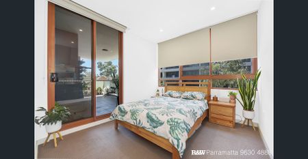 Stunning Two Bedroom Apartment With Study - Photo 3