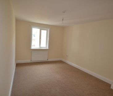 3 bedroom apartment to rent - Photo 3