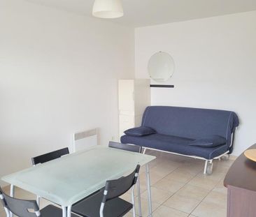 F2 38.6 m². Cuisine Equipée Américaine. - Photo 6