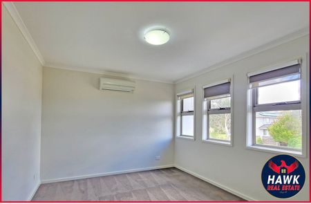 10 Fennessy Way, Forde ACT 2914 - Townhouse For Rent | Domain - Photo 5