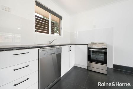 Renovate unit for rent - SHOAL POINT - Photo 3