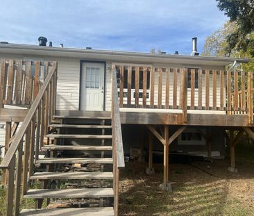 4 Bedroom 3 Bathroom House In Ponoka - Photo 1