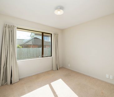 Fantastic 2 Bedroom Home With Views! - Photo 3