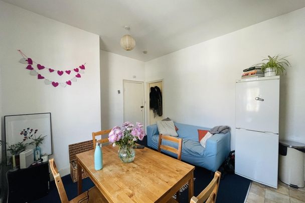 Tasman Road, LONDON - Photo 1