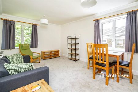 2 bedroom flat to rent - Photo 2