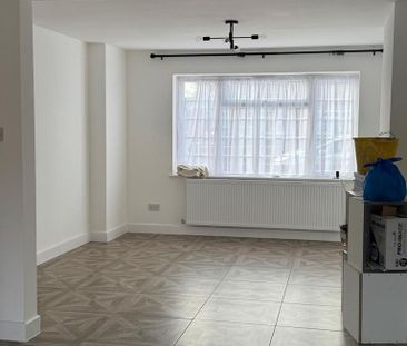 3 bedroom terraced house to rent - Photo 6