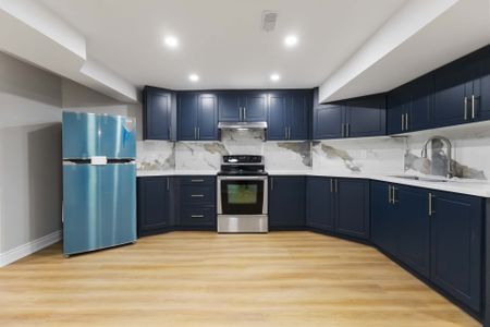 For Lease - 14 Fallingbrook Street, Whitby, Ontario - Photo 3