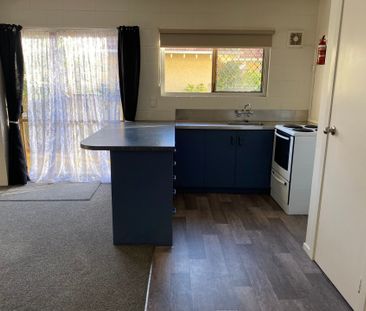 2/10 Wellington Street - Photo 3