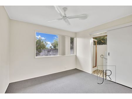 2 Ensenada Court, Broadbeach Waters QLD 4218 - House For Rent | Domain - Photo 3