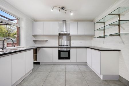 3 bed terraced house to rent in Polefield Hall Road, Manchester, M25 - Photo 2