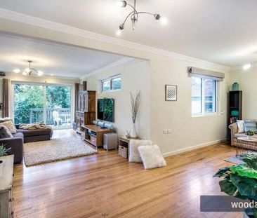 Modern Family Home - BOX HILL HIGH SCHOOL ZONE - Photo 1