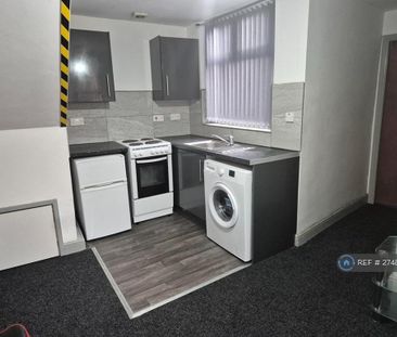 1 bedroom flat to rent - Photo 2
