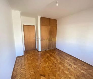 Apartment T2 in Carcavelos e Parede, Cascais - Photo 2