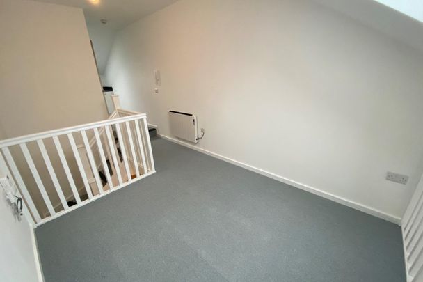 Kirkstall Road - Photo 1