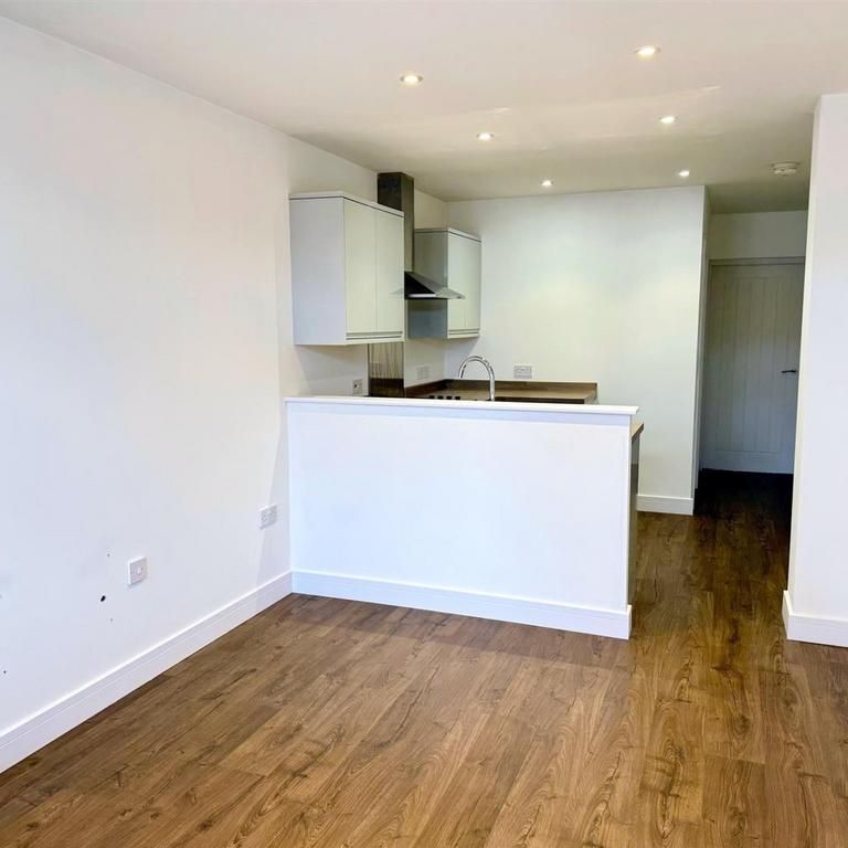 1 bedroom flat to rent - Photo 1