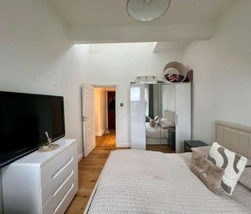 Church Gardens Court, Waltham Abbey, EN9 - Photo 4