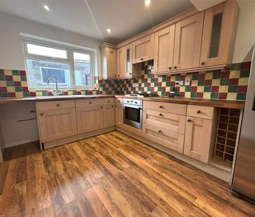 3 bedroom semi-detached house to rent - Photo 6