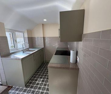 3 bedroom terraced house to rent - Photo 3