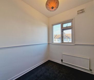 3 bedroom semi-detached house to rent - Photo 6