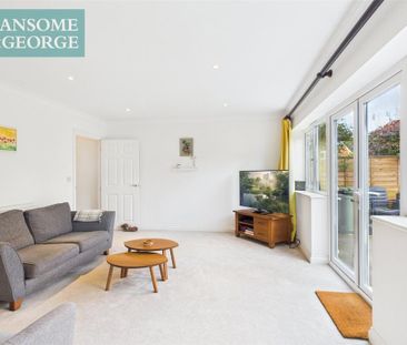 4 bedroom semi-detached house to rent - Photo 2