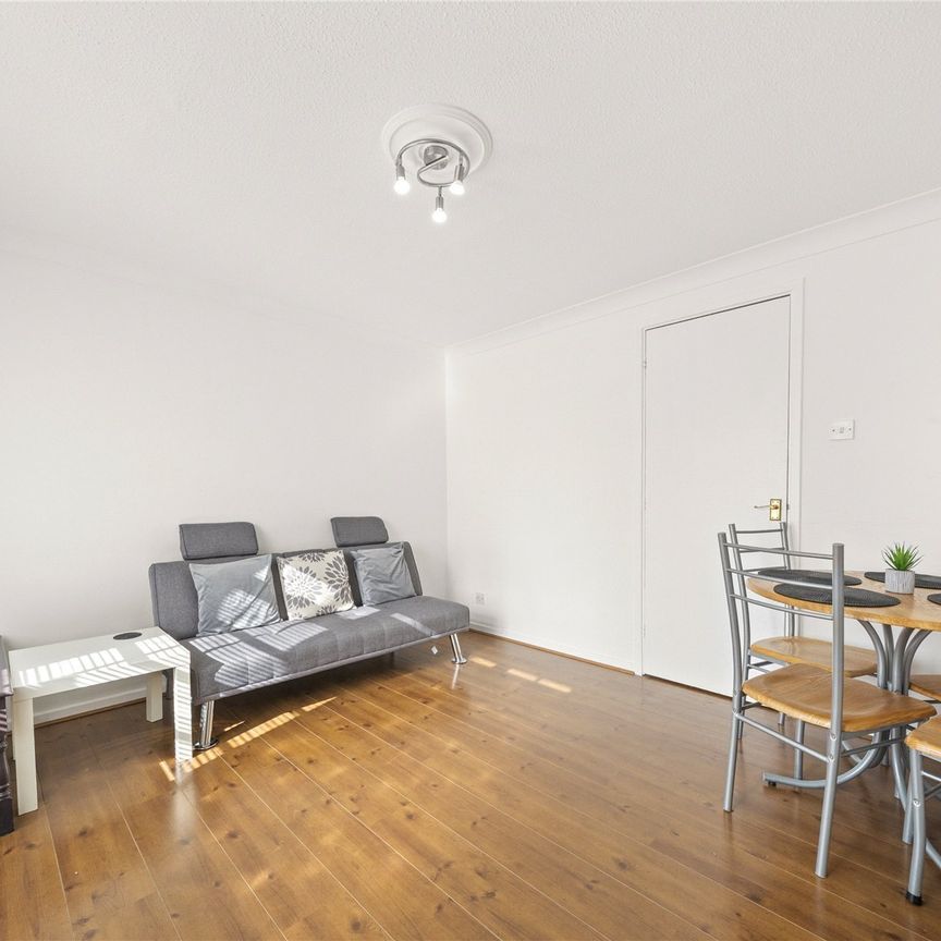Sopwith Avenue, Chessington, KT9 ground floor flat to rent - Photo 1