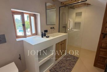 Cala Llonga, Balearic Islands 07849