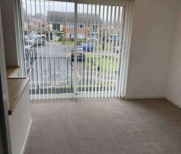 Lingfield Gardens, Southampton, Hampshire, SO18 - Photo 2