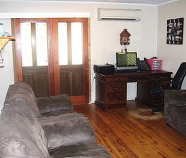 Private Family Oasis Opposite Park - Close to Everything! - Photo 5