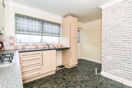 2 bedroom house to rent St. Helena Drive, Spalding, Lincolnshire, PE11 - Photo 5