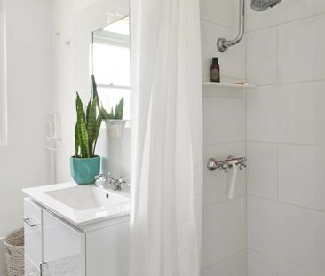 Light, bright and beautiful. - Photo 5